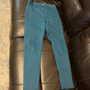 Skinny pant. Excellent condition.